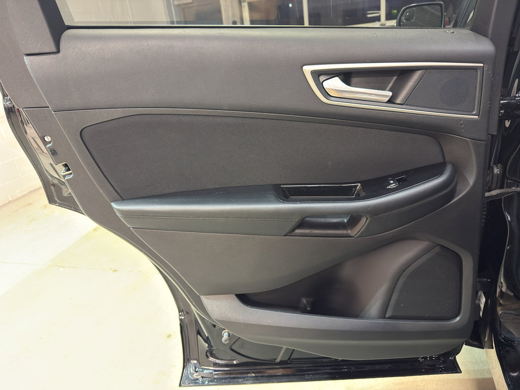 Used 2017 Ford Edge SEL AWD/4WD image 28
