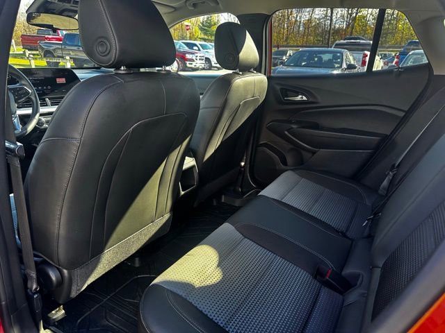 Used 2024 Chevrolet Trax LT w/ Driver Confidence Package FWD image 18