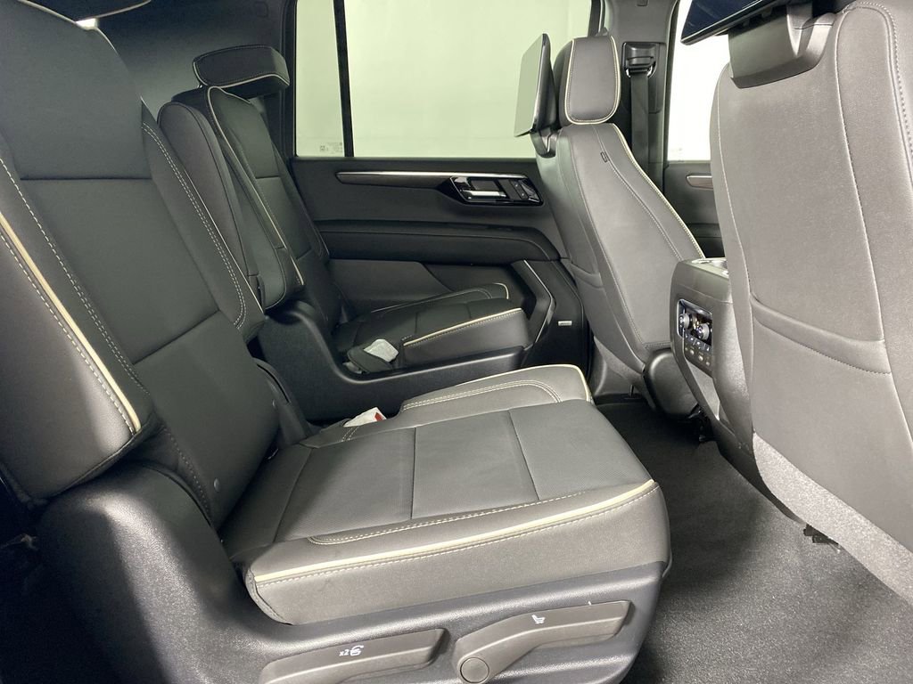 New 2025 Chevrolet Suburban Premier image 28