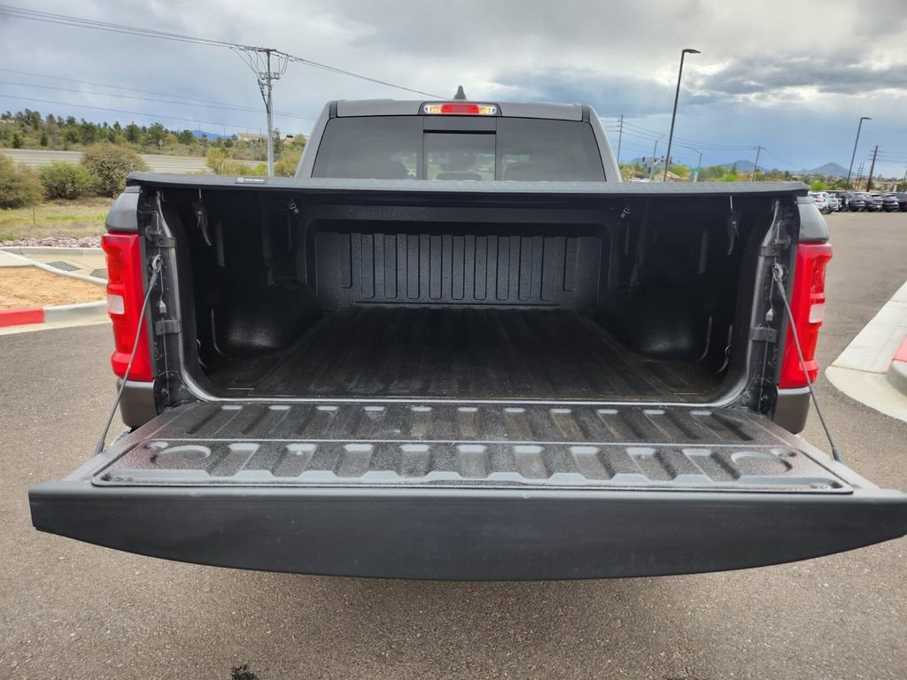 Used 2025 RAM 1500 Laramie w/ Sport Appearance Package AWD/4WD image 14