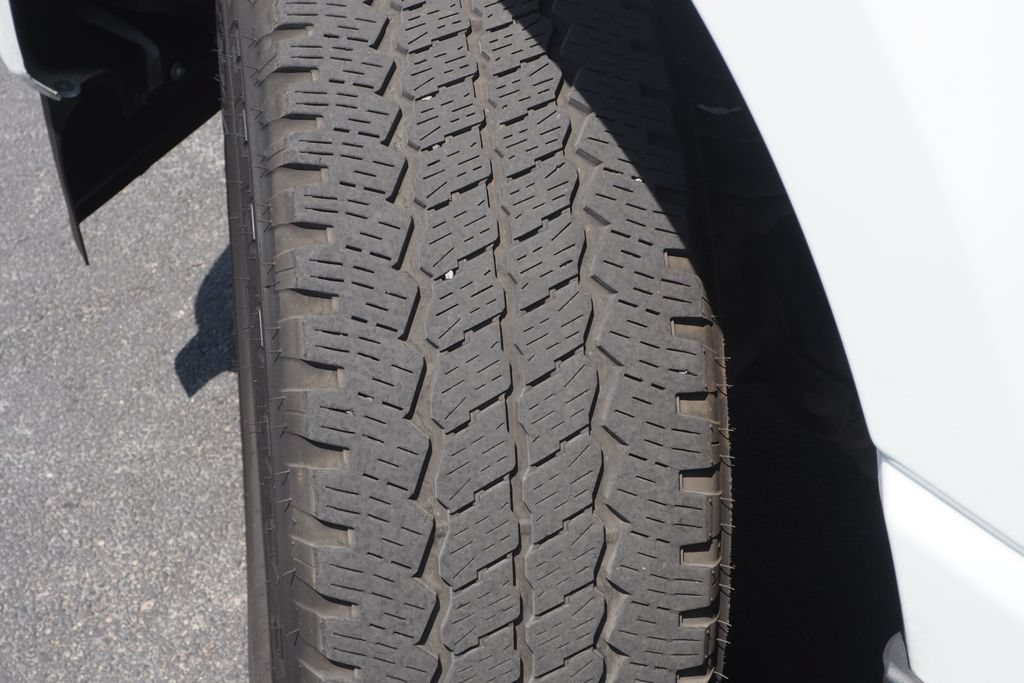 Used 2025 Ford F350 Lariat w/ Black Appearance Package AWD/4WD image 9