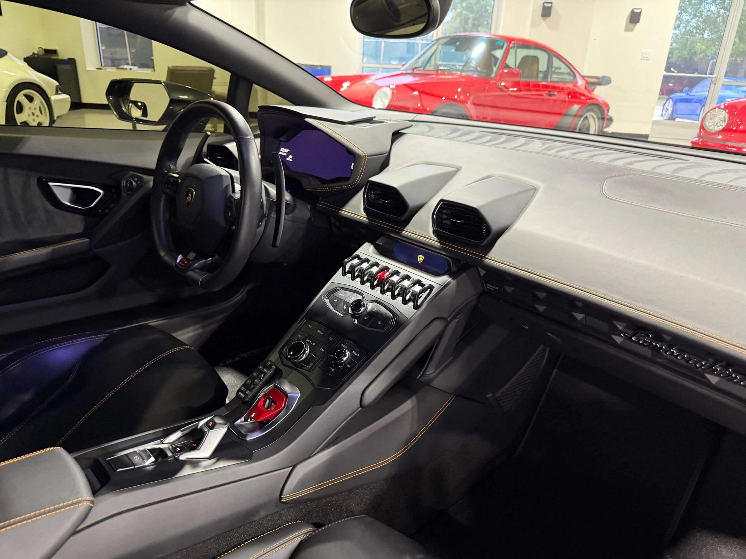 Used 2016 Lamborghini Huracan LP 610-4 AWD/4WD image 35