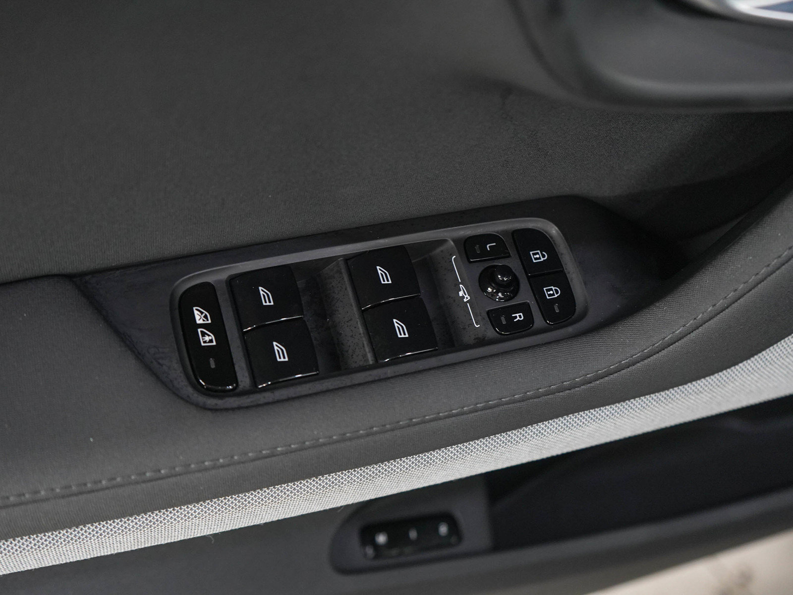 Used 2023 Polestar Polestar 2 w/ Pilot Pack AWD/4WD image 17