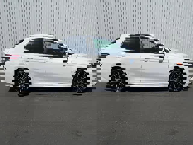 Used 2018 Toyota Camry SE w/ Moonroof Package image 7