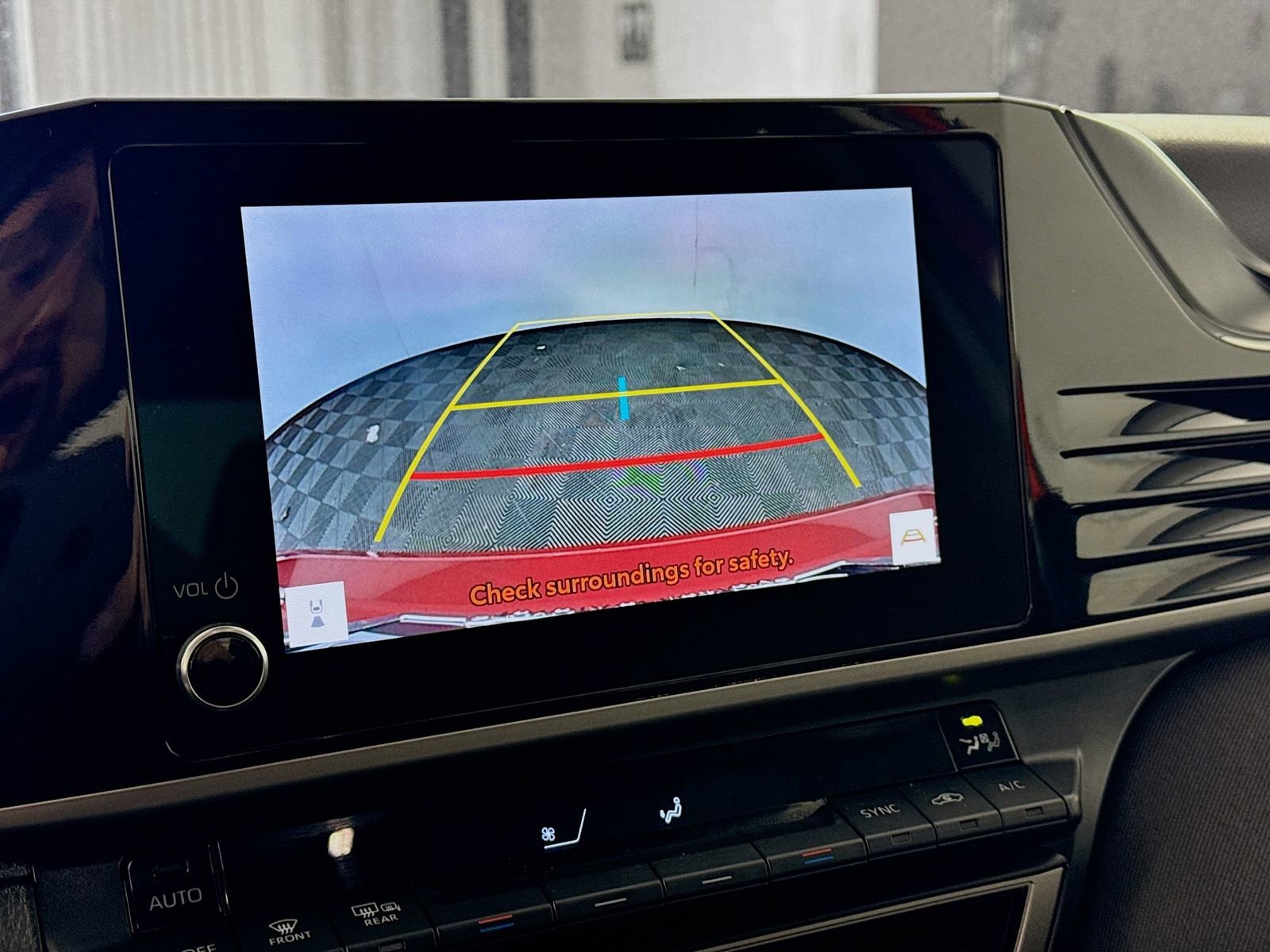 Used 2025 Toyota Camry LE image 9