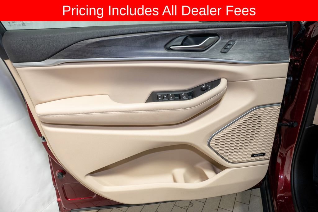 Used 2022 Jeep Grand Cherokee L Limited w/ Black Appearance Package RWD image 14