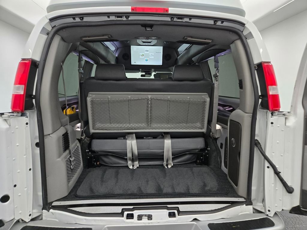 Used 2021 Chevrolet Express 2500 w/ Enhanced Convenience Package image 6