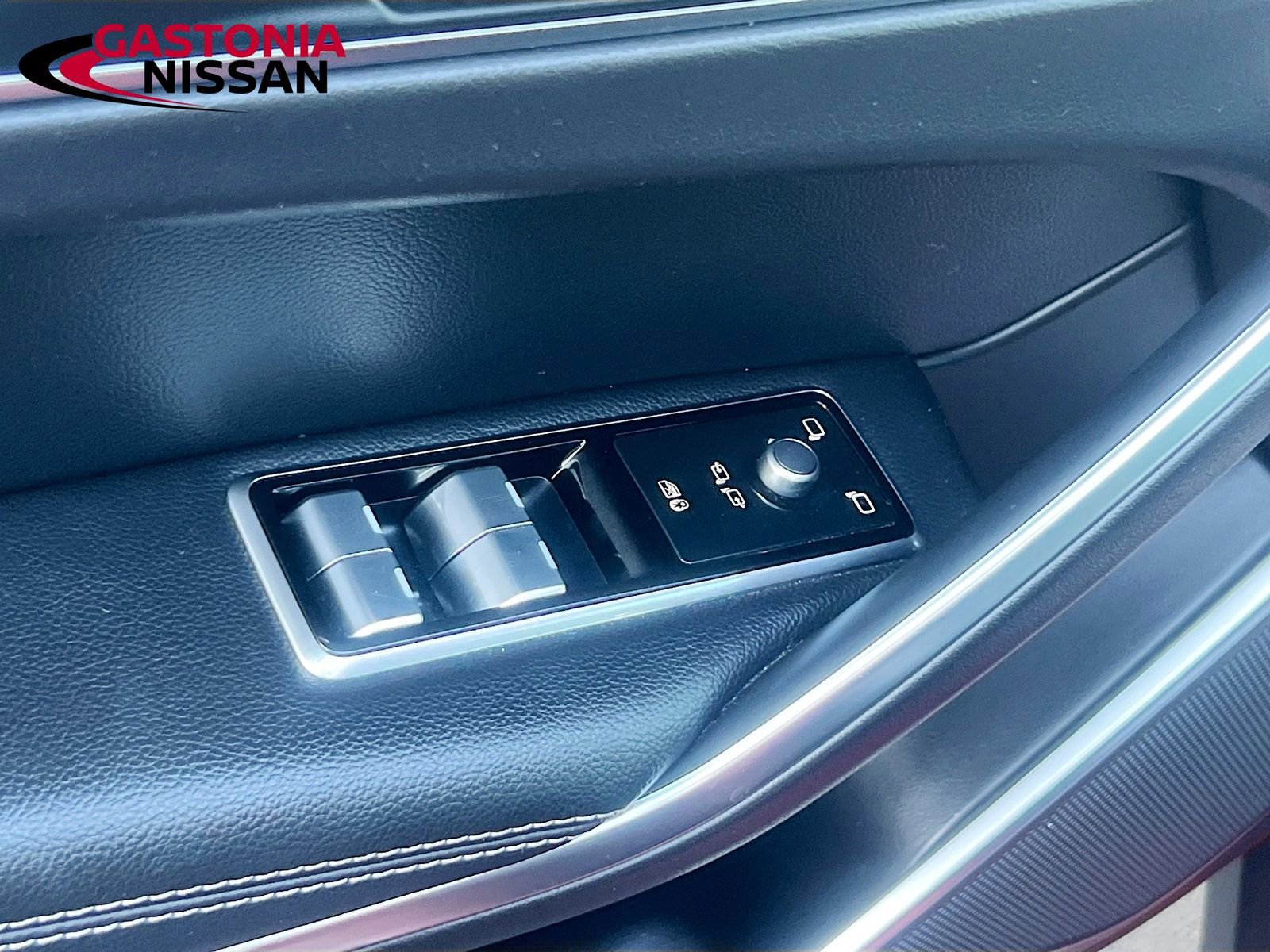 Used 2024 Jaguar F-PACE R-Dynamic S image 23