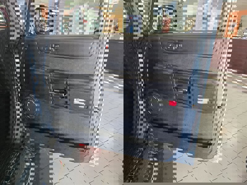 Used 2005 HUMMER H2 w/ Preferred Equipment Group image 13