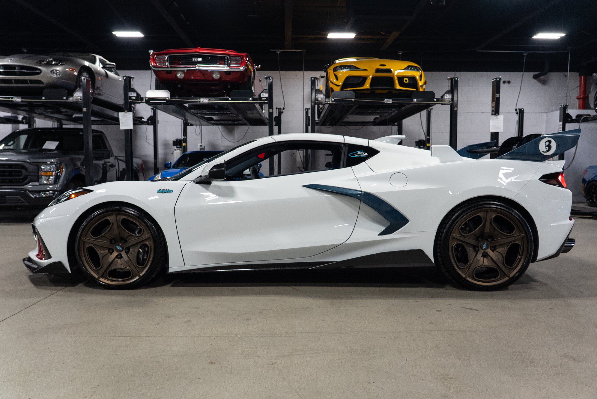 Used 2022 Chevrolet Corvette Stingray Premium Cpe w/ Z51 Performance Package RWD image 2