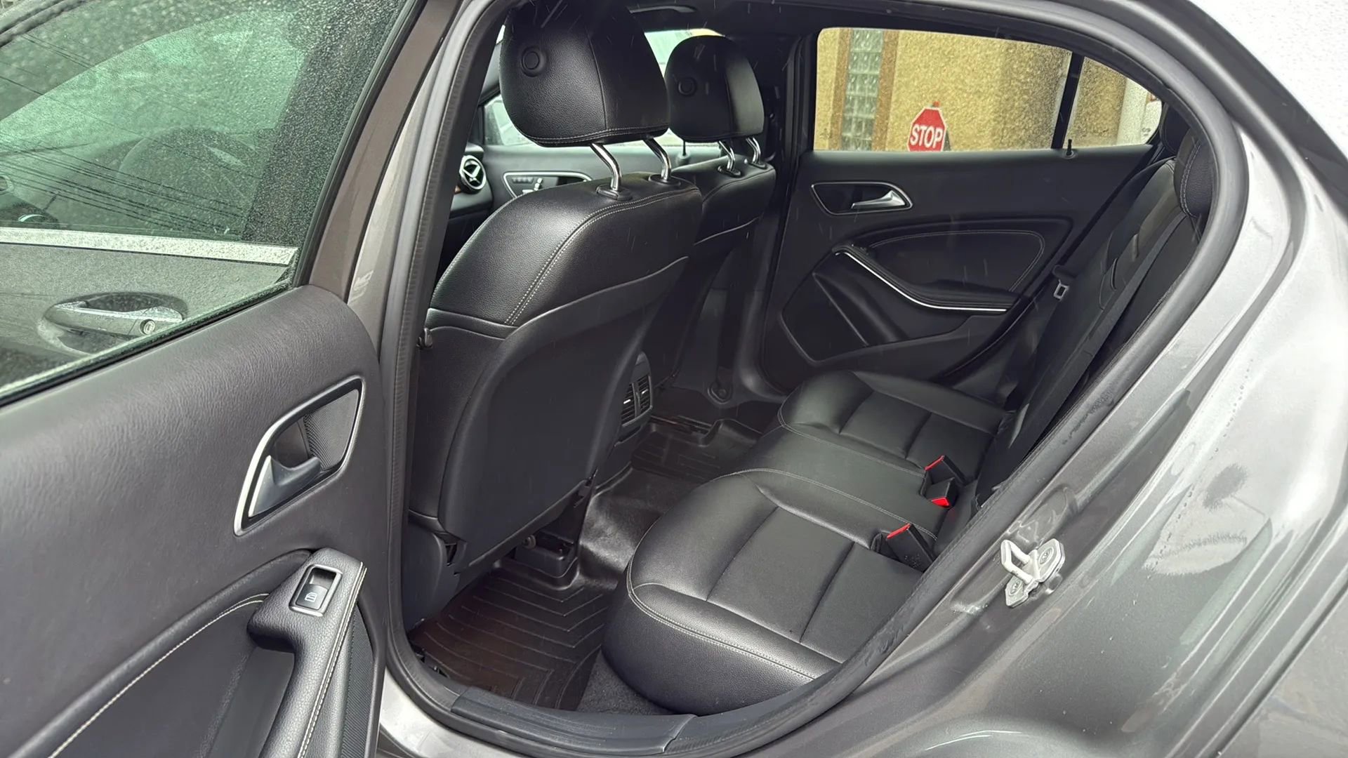 Used 2018 Mercedes-Benz GLA 250 4MATIC image 28