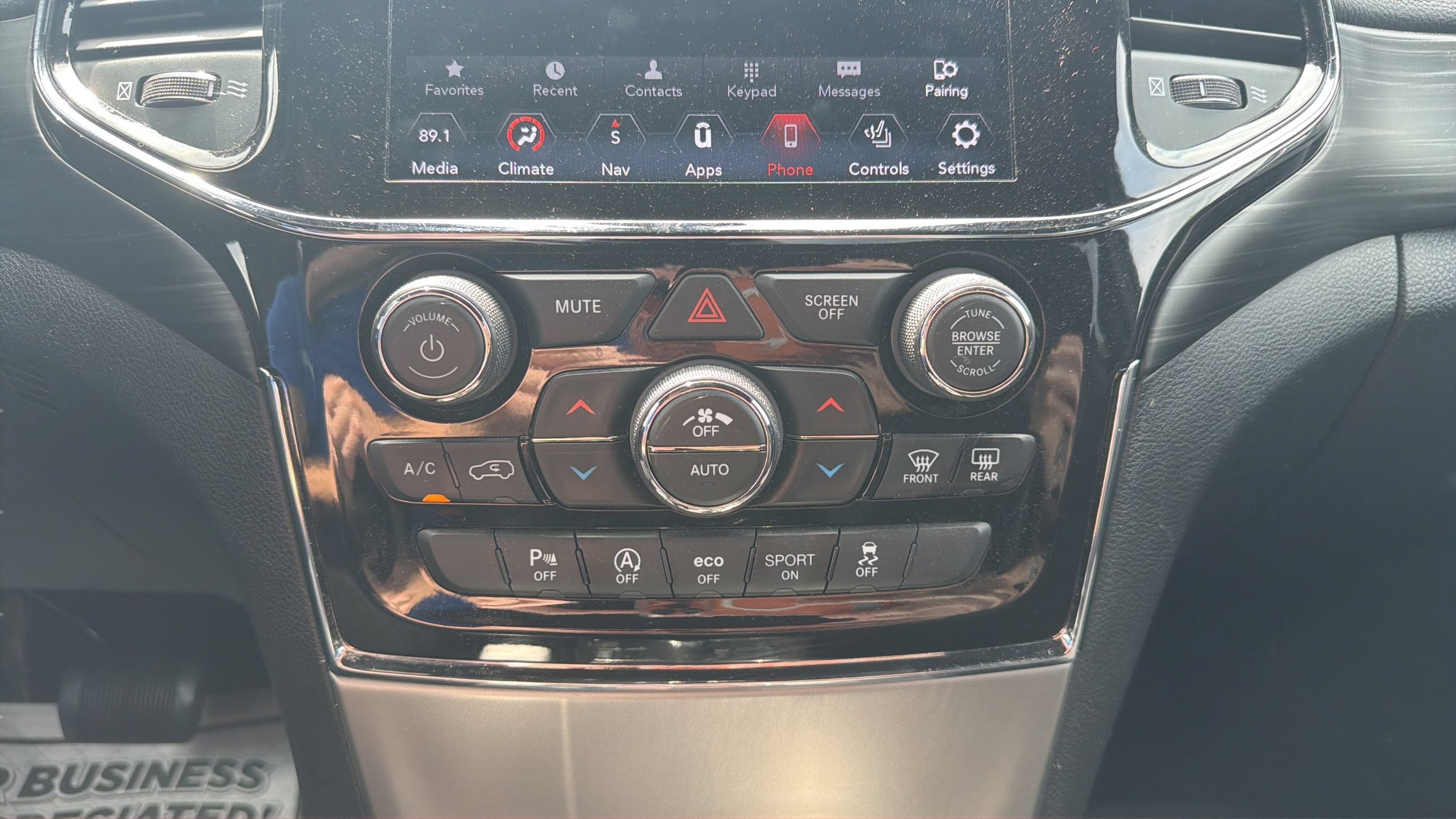 Used 2022 Jeep Grand Cherokee Laredo X AWD/4WD image 24