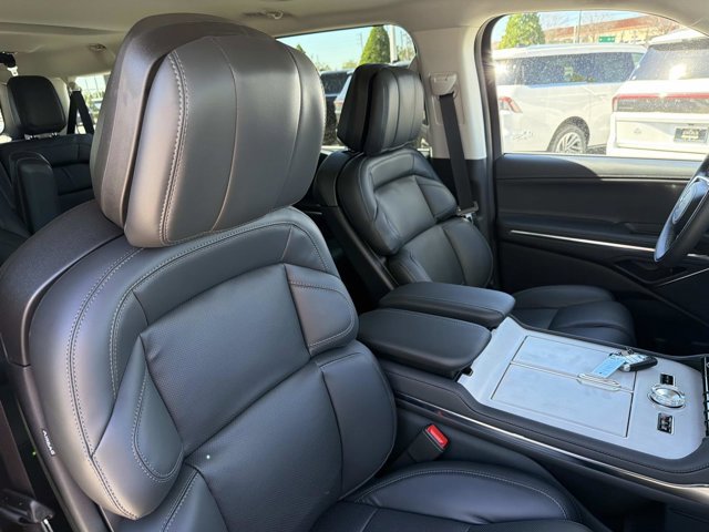 New 2026 Lincoln Navigator L Premier image 19