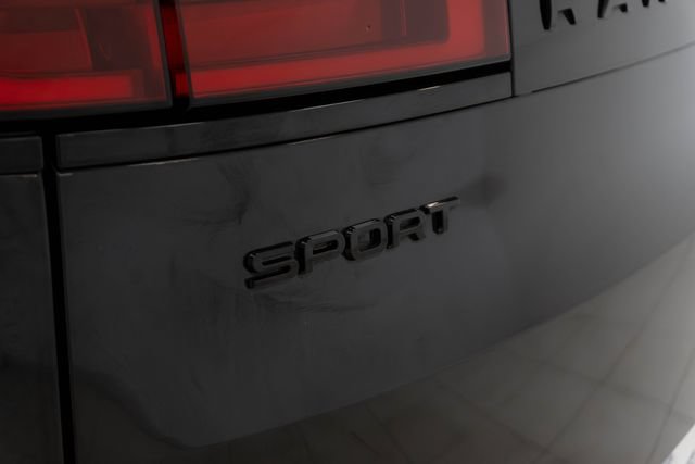 Used 2025 Land Rover Range Rover Sport SE AWD/4WD image 10