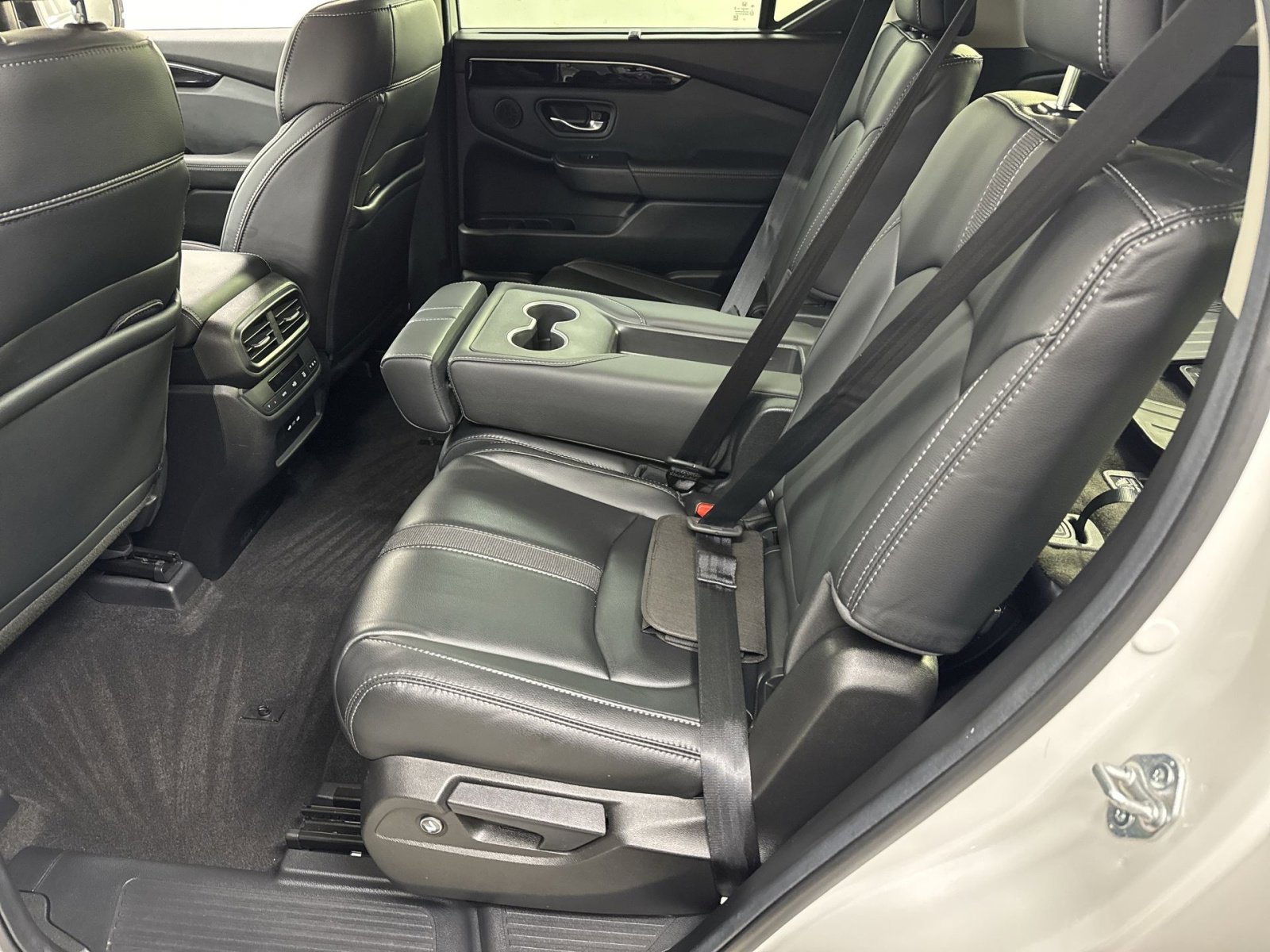 Used 2025 Honda Pilot EX-L image 28