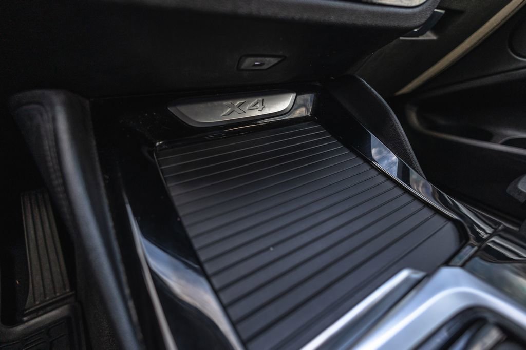 Used 2021 BMW X4 xDrive30i AWD/4WD image 17