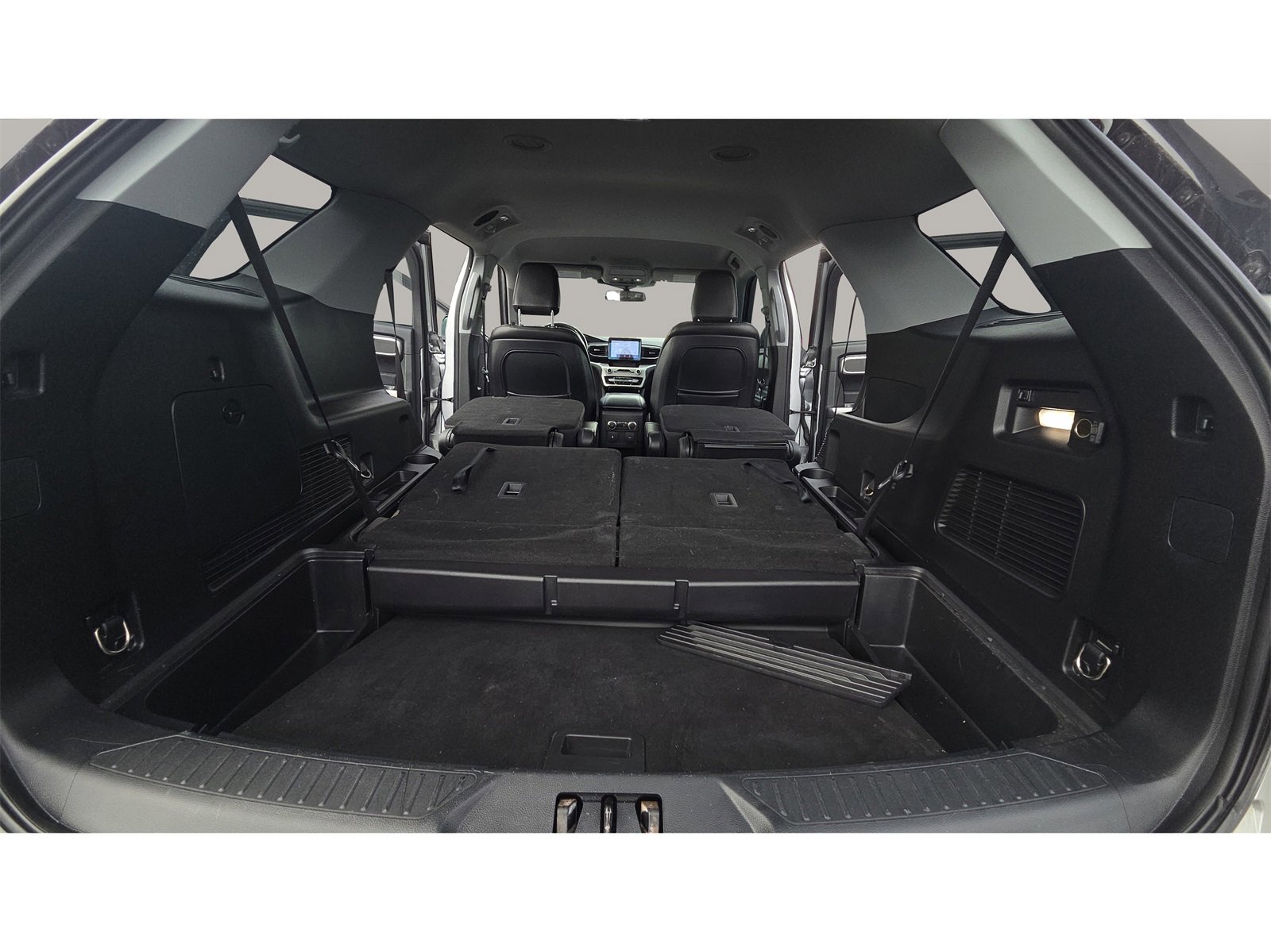 Used 2020 Ford Explorer XLT w/ Equipment Group 202A image 37