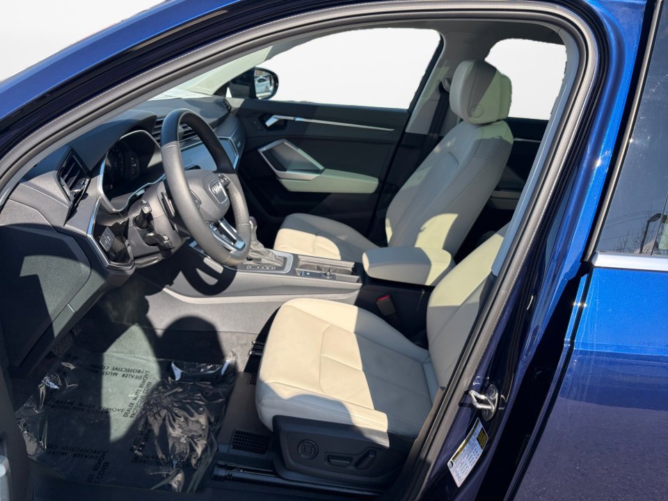 Used 2025 Audi Q3 2.0T Premium Plus w/ Premium Plus Package image 9