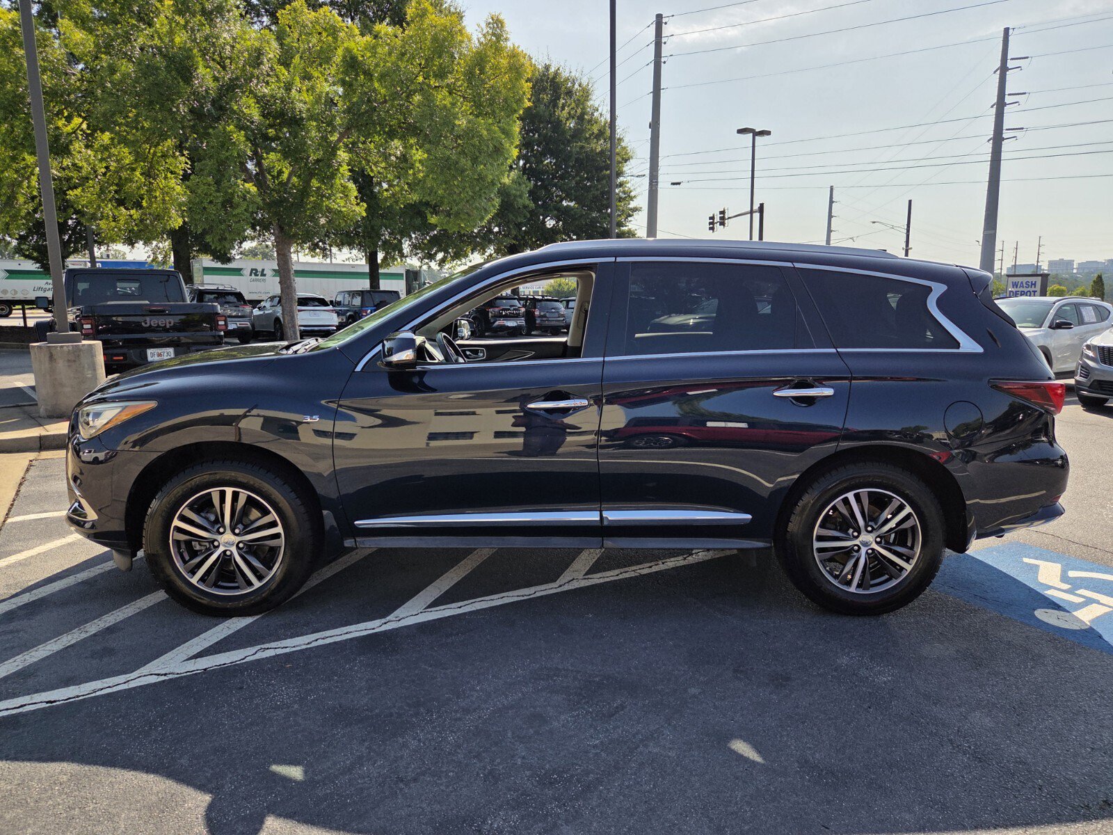 Used 2019 INFINITI QX60 Luxe w/ Essential Package AWD/4WD image 9