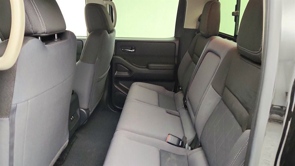 Used 2025 Nissan Frontier SV image 20