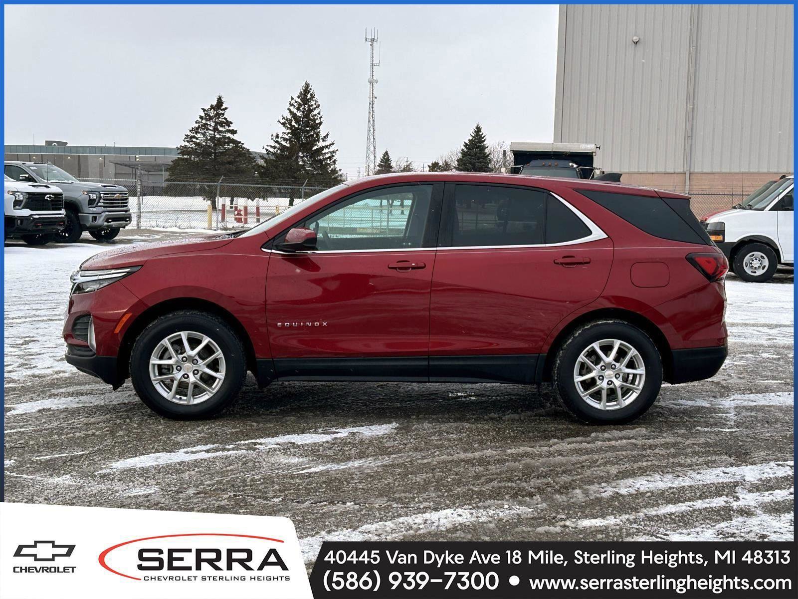 Used 2023 Chevrolet Equinox LT image 2