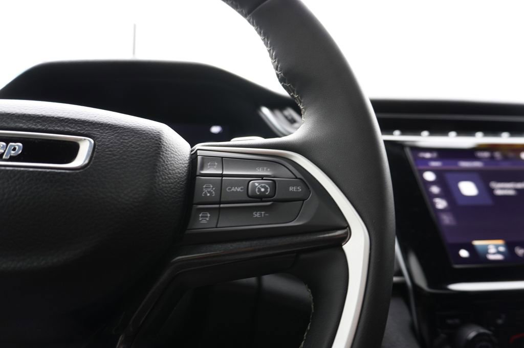 Used 2023 Jeep Grand Cherokee Altitude image 21