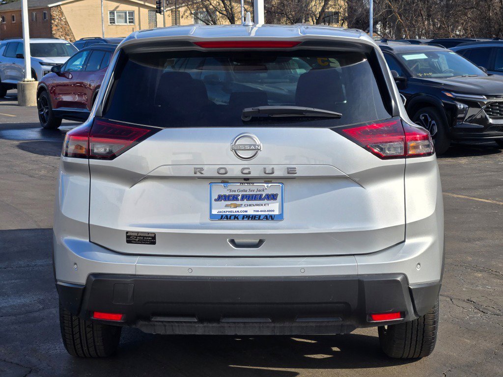 Used 2025 Nissan Rogue SV FWD image 11