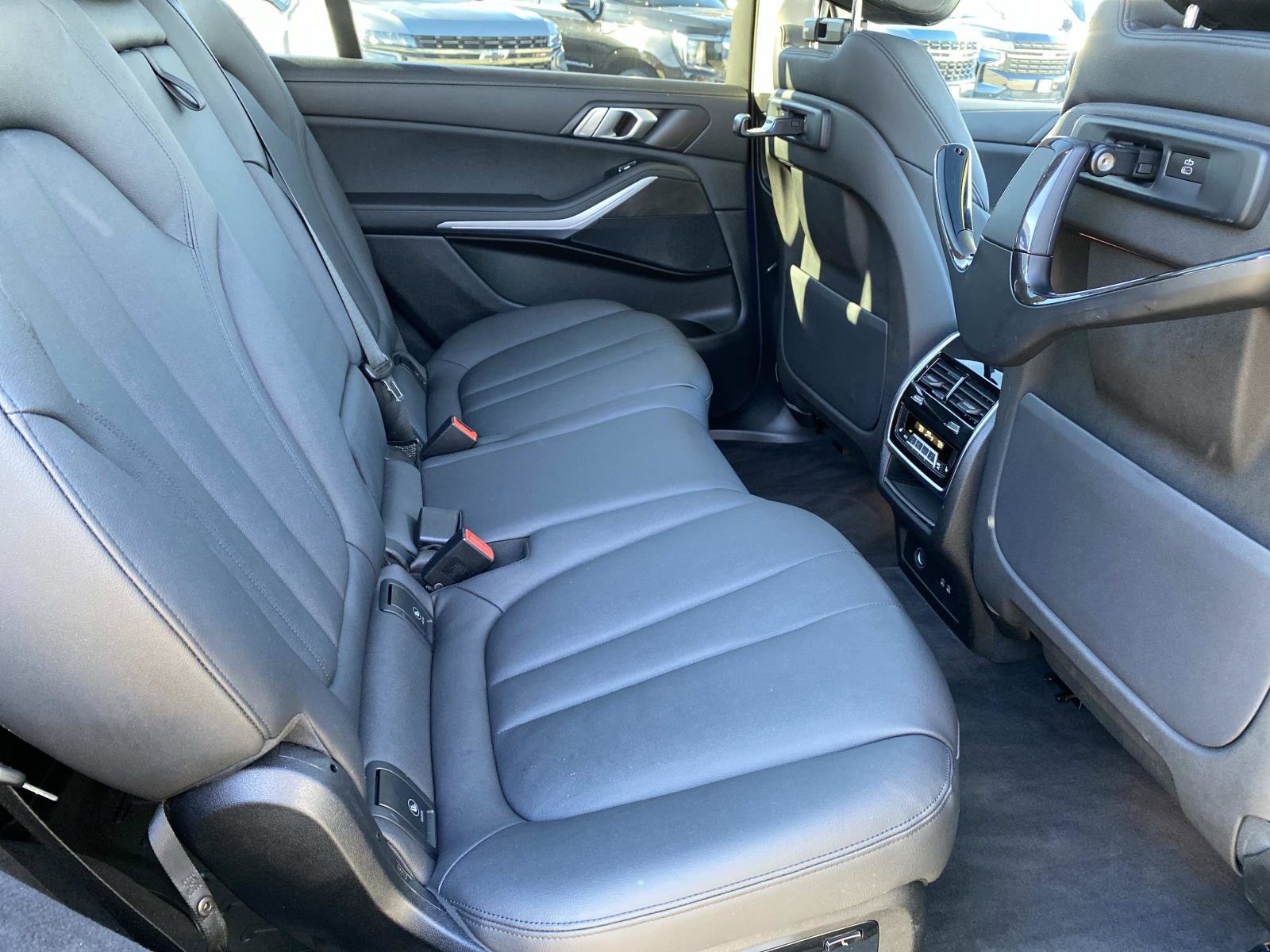 Used 2020 BMW X7 xDrive40i w/ Cold Weather Package image 22