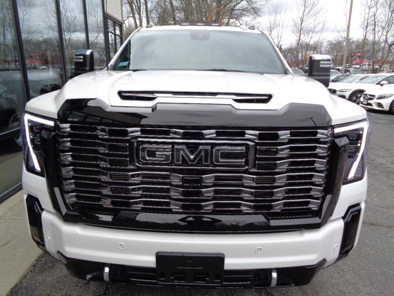Used 2025 GMC Sierra 3500 Denali Ultimate image 2
