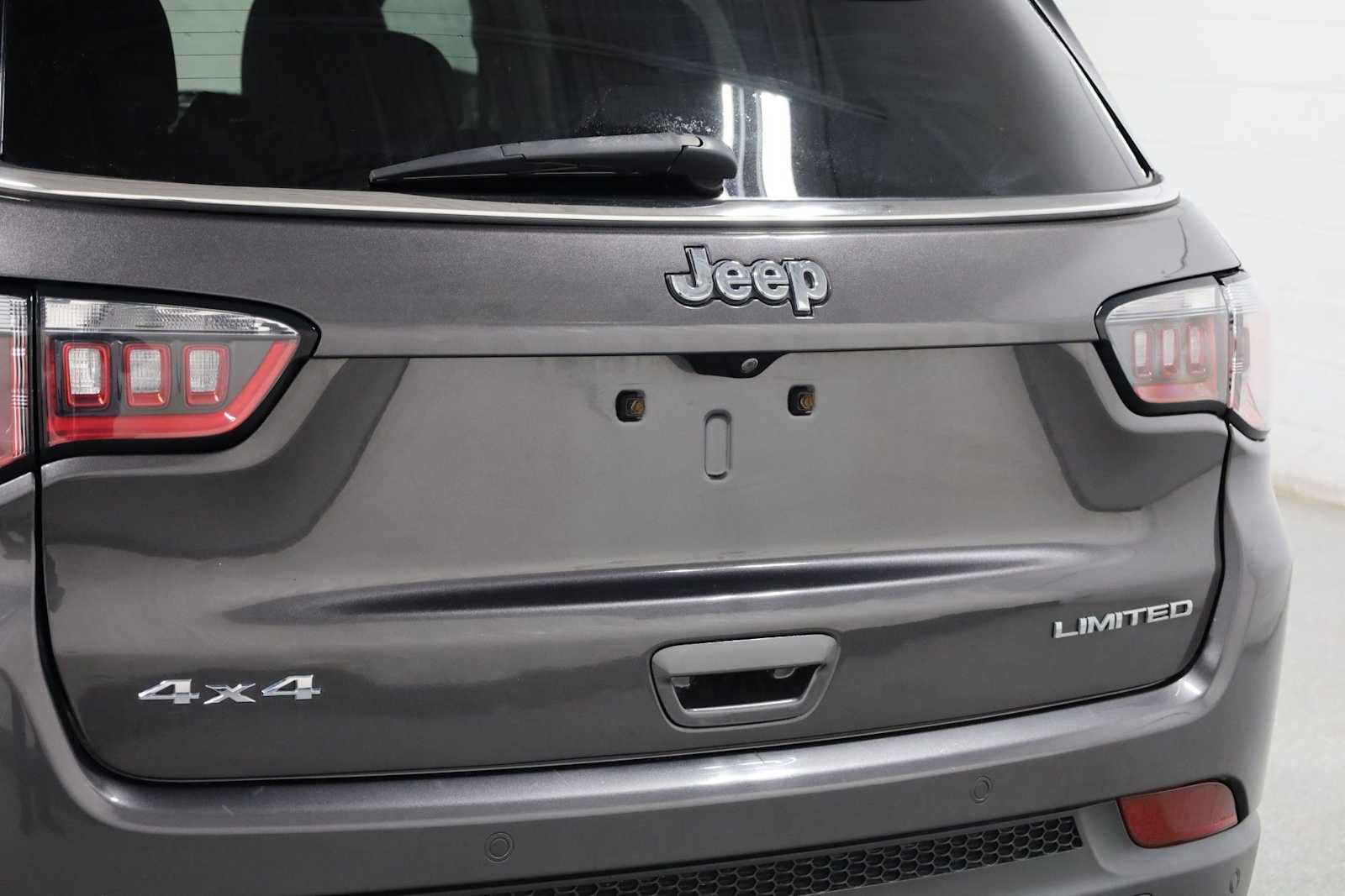 Used 2019 Jeep Compass Limited w/ Safety & Security Group AWD/4WD image 8