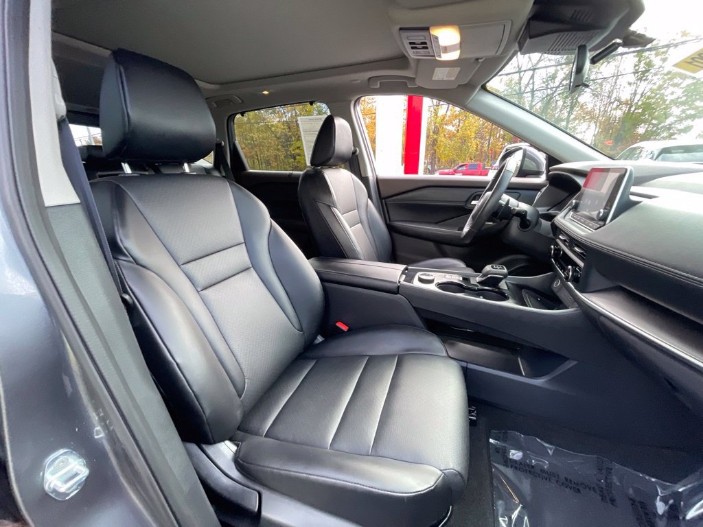 Certified 2023 Nissan Rogue SV w/ SV Premium B Package AWD/4WD image 17