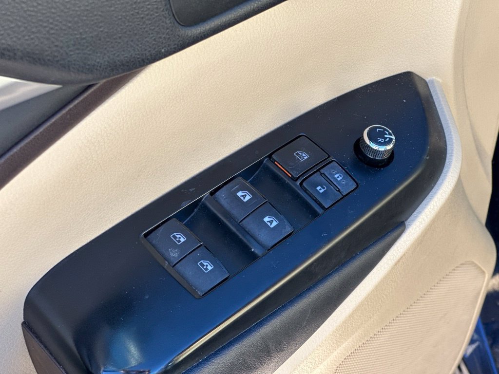 Used 2015 Toyota Highlander XLE AWD/4WD image 17