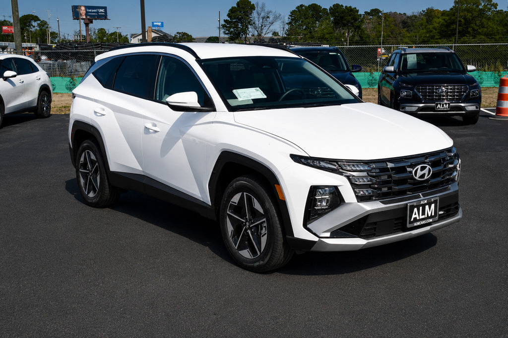 New 2026 Hyundai Tucson Blue SE FWD image 3