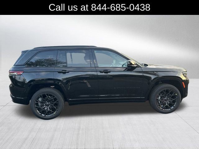 New 2025 Jeep Grand Cherokee Summit image 4