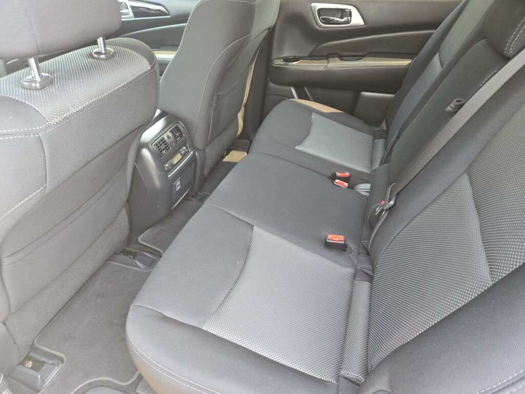 Used 2018 Nissan Pathfinder SV w/ Cargo Package AWD/4WD image 10