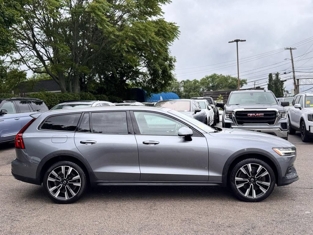 Used 2021 Volvo V60 T5 Cross Country w/ Climate Package AWD/4WD image 7