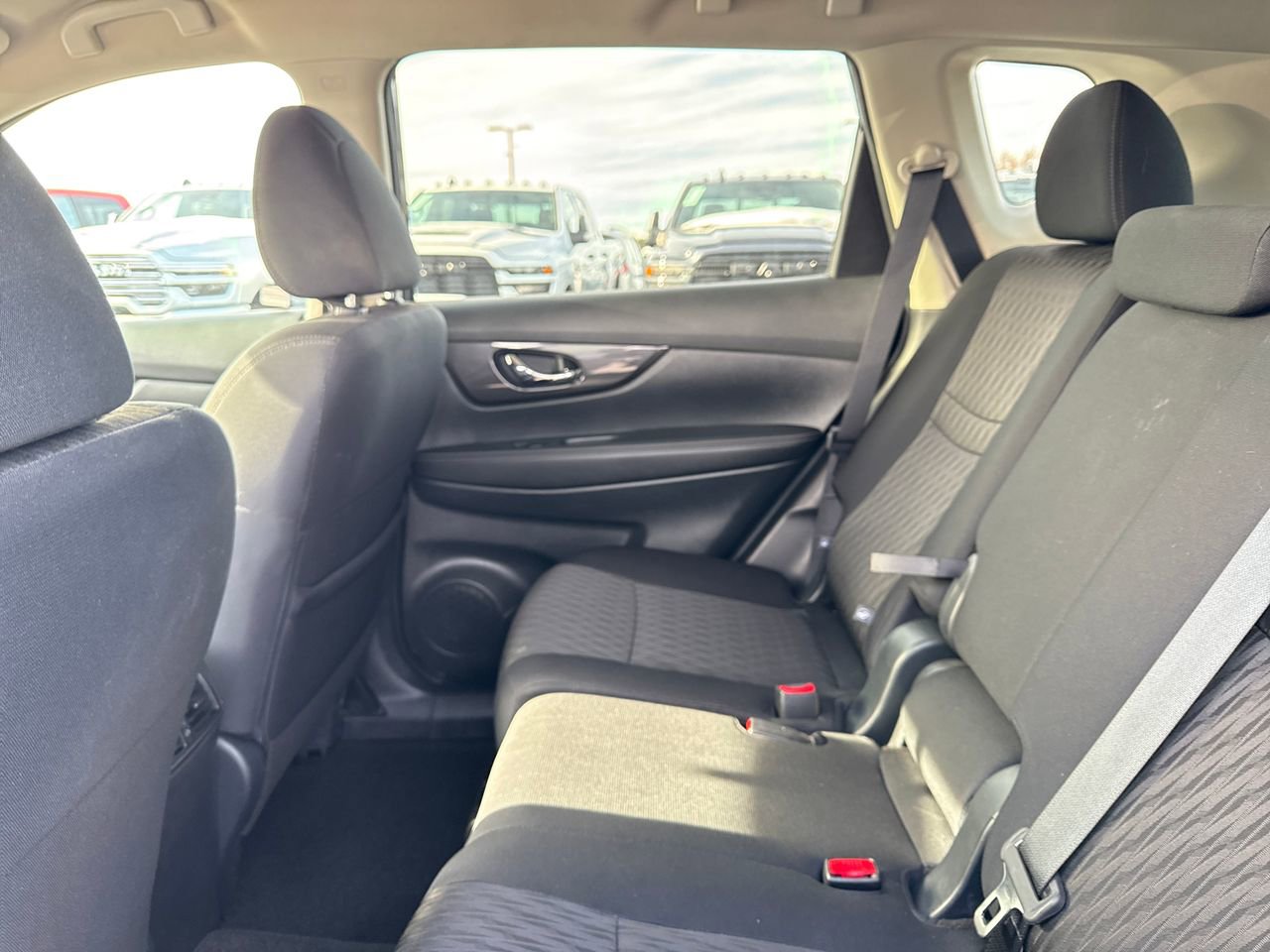 Used 2020 Nissan Rogue S image 14