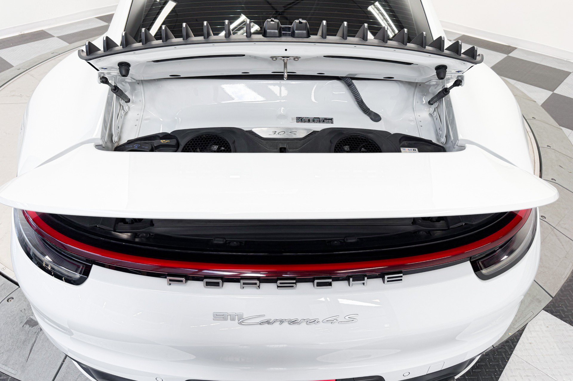 Used 2020 Porsche 911 Carrera 4S AWD/4WD image 12