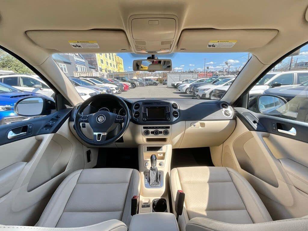Used 2017 Volkswagen Tiguan S image 15