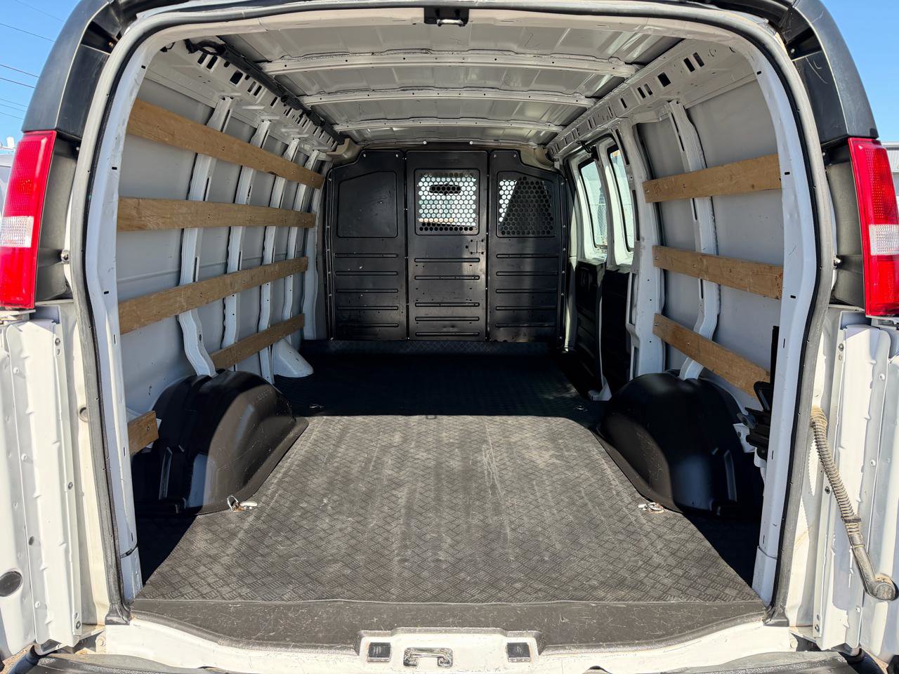 Used 2020 GMC Savana 2500 w/ Driver Convenience Package image 11