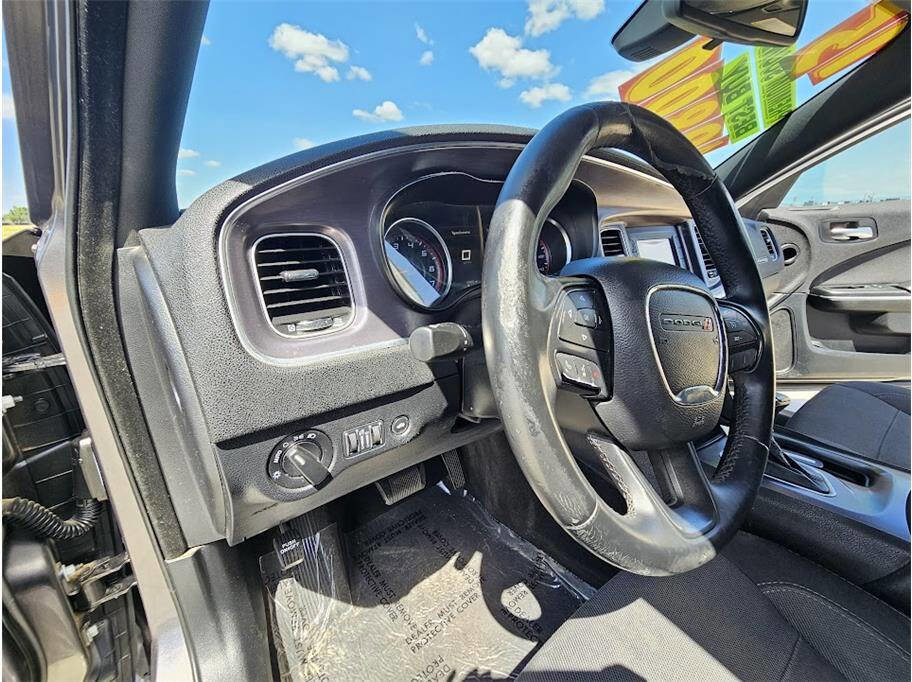 Used 2015 Dodge Charger SE w/ Sport Appearance Group RWD image 17