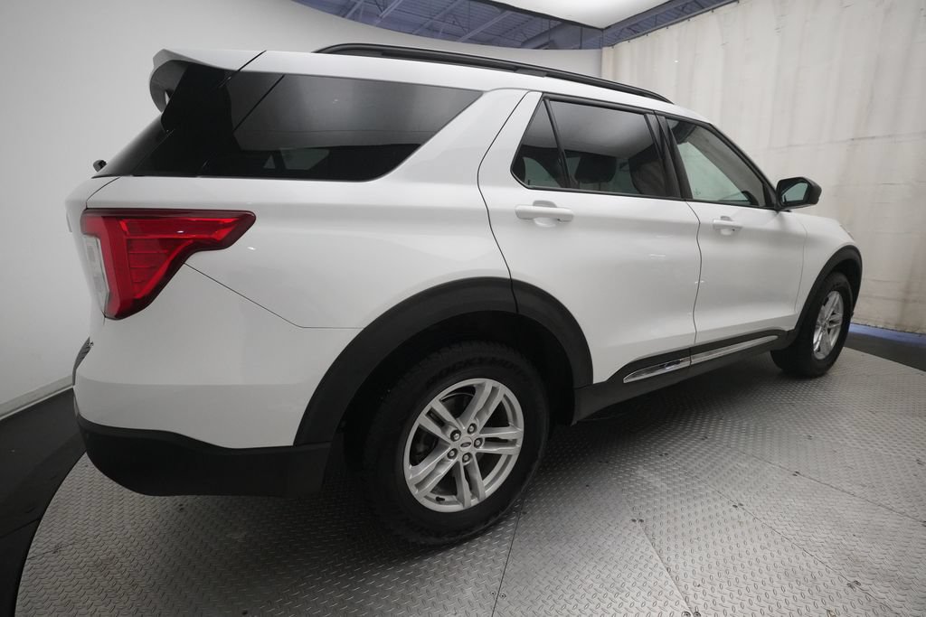 Used 2021 Ford Explorer XLT w/ Equipment Group 202A AWD/4WD image 36