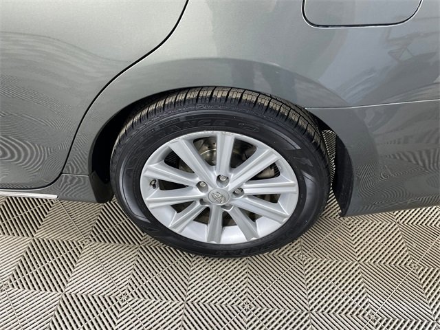 Used 2012 Toyota Camry L image 21