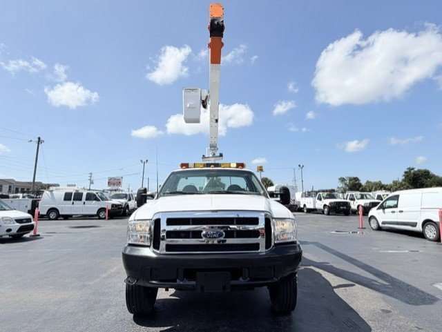 Used 1999 Ford F550 2WD Regular Cab Super Duty image 3