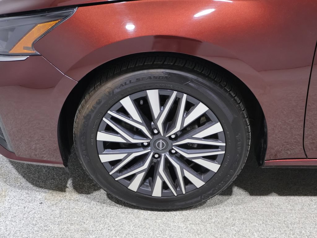 Used 2023 Nissan Altima 2.5 SV FWD image 7