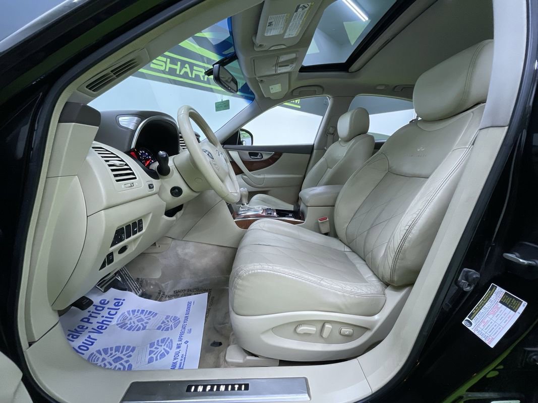 Used 2011 INFINITI FX35 AWD w/ Premium Pkg image 16