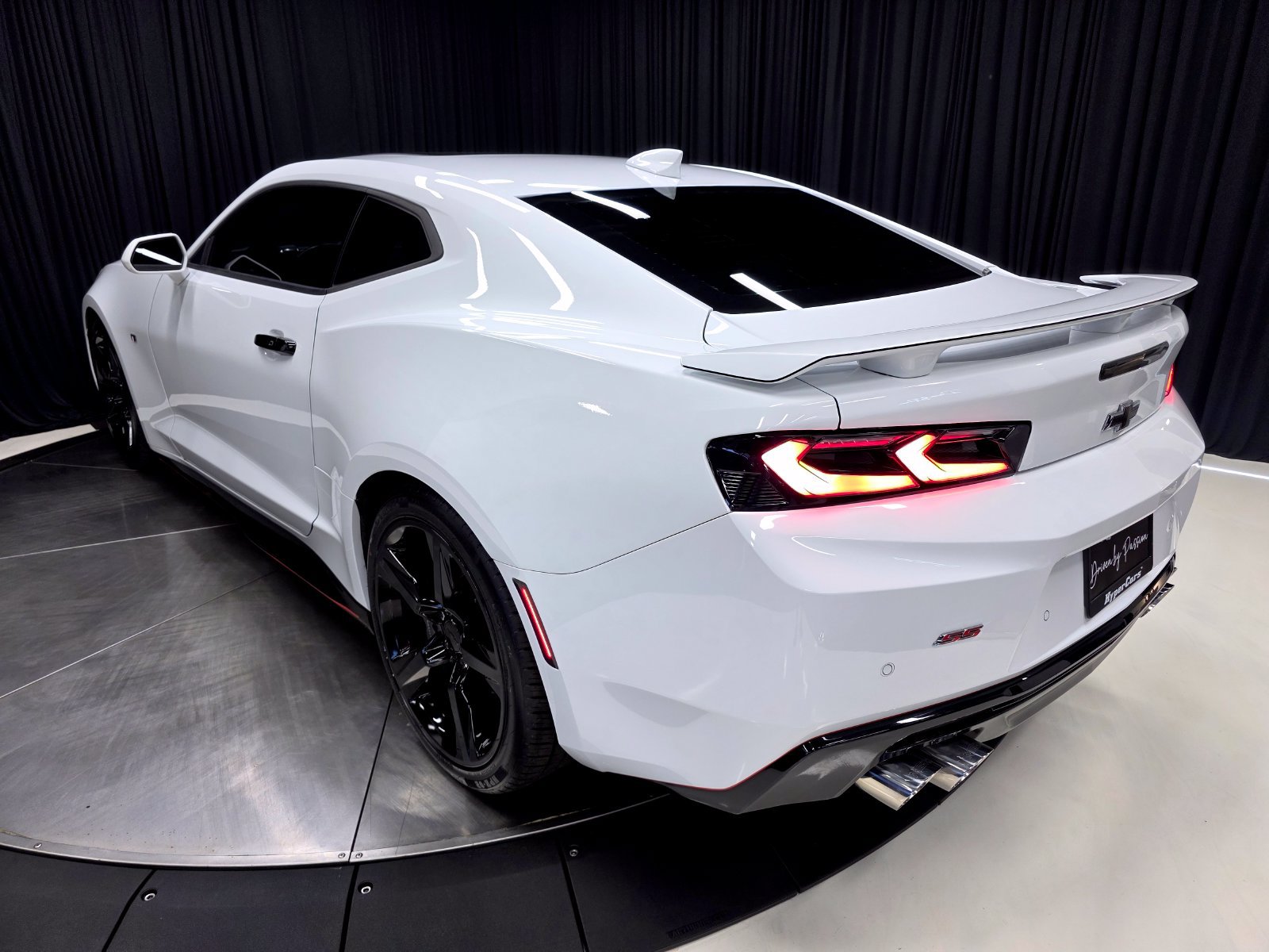 Used 2018 Chevrolet Camaro SS RWD image 57