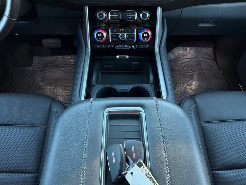 Used 2022 GMC Yukon Denali RWD image 24