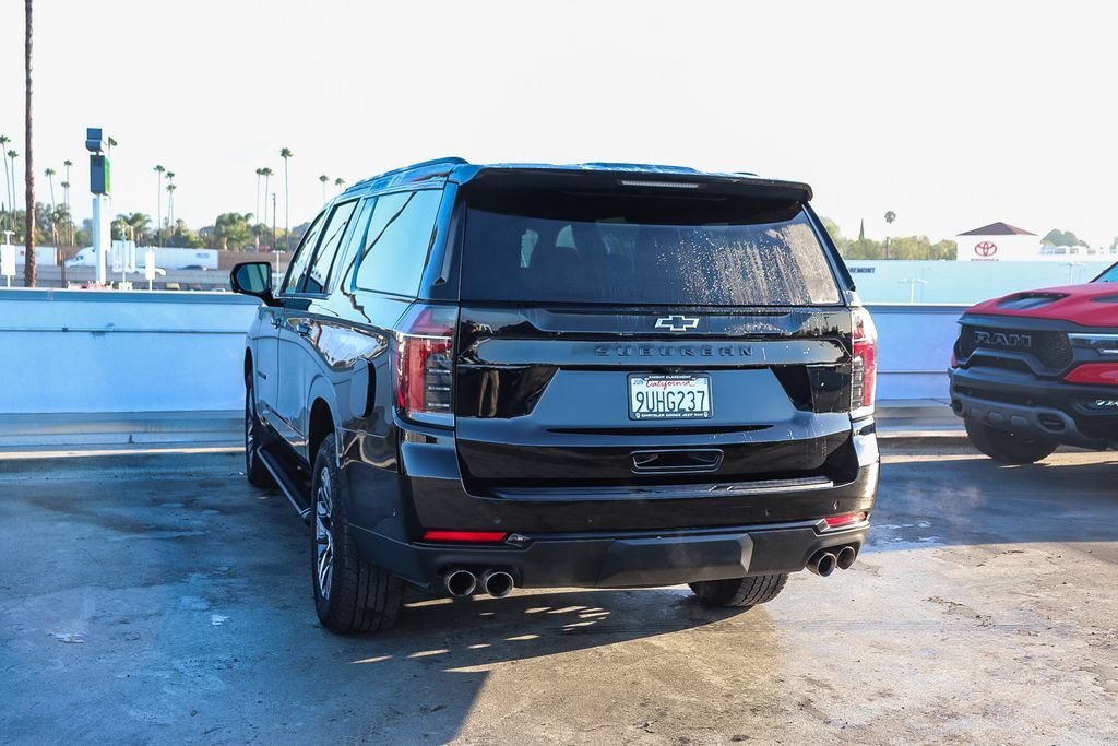 Used 2025 Chevrolet Suburban Z71 AWD/4WD image 7