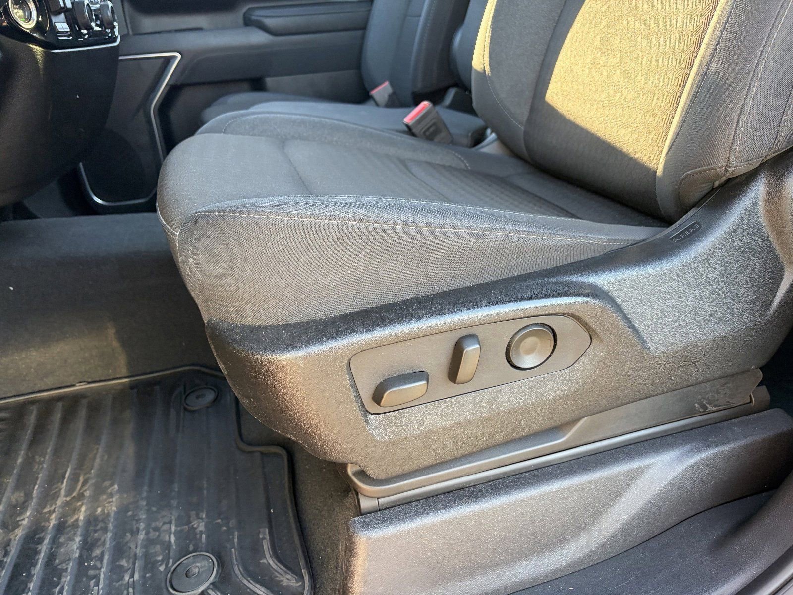 Certified 2025 Chevrolet Silverado 2500 LT w/ Convenience Package AWD/4WD image 22
